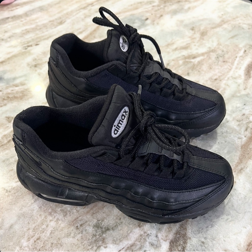 Youth/Big Kid Nike Air Max Triple Black Sneakers 🖤